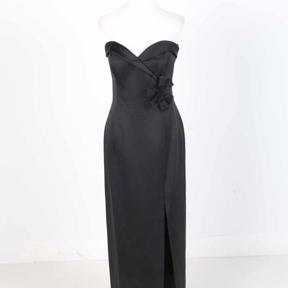 black women's midi dress Weyland Bodycon Midi Dress, Square Neck Midi main image 0
